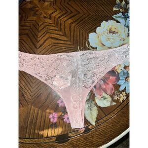 Hanro luxury moments lace underware pale pink NWT Luxury lingerie Size Large